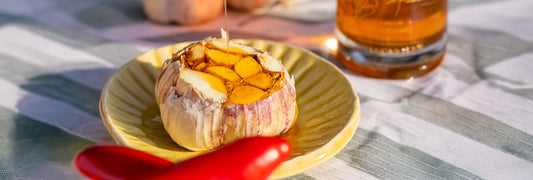 Huile pressée ail et piment sur ail confit