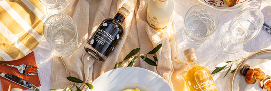 Huile et vinaigre sur table