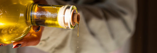 Huile d’olive fruité mûr sur plat